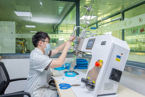 從一隅小作坊到行業(yè)“小巨人” 欣濤科技26載深耕熱熔膠，以專注贏得國家級認可